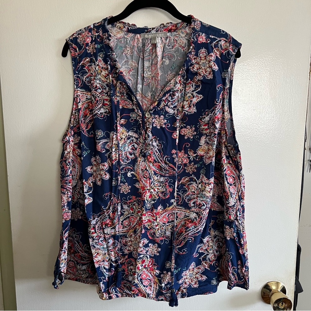 Daniel Rainn Floral Sleeveless Top